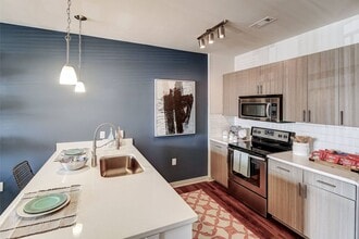 The Linden Apartments in Davidson, NC - Foto de edificio - Building Photo