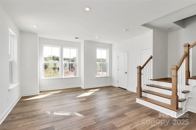 7118 Westrow Ave in Charlotte, NC - Building Photo - Building Photo