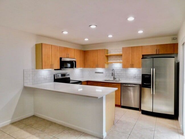 property at 4155 Turnberry Cir