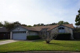 5104 El Rancho Ct in Arlington, TX - Building Photo