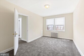 215 Oakwood St SE in Washington, DC - Building Photo - Building Photo