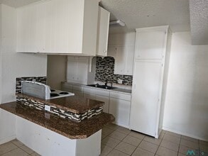 1018 Fairmont Ct in Clovis, NM - Building Photo - Building Photo