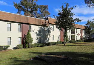 Regency Apartments in Ocala, FL - Building Photo - Building Photo