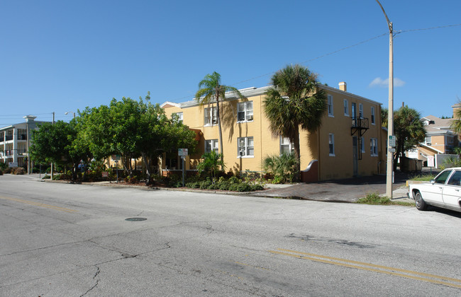 Downtown Apartments in St. Petersburg, FL - Foto de edificio - Building Photo