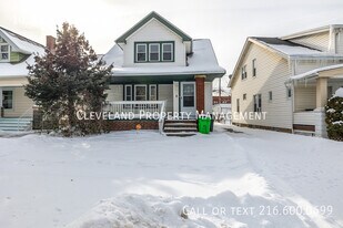 10208 Runnymede Ave in Garfield Heights, OH - Building Photo