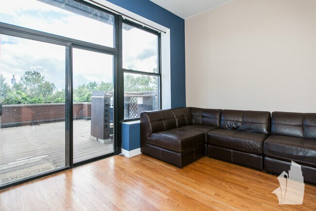 1 S Leavitt St in Chicago, IL - Foto de edificio - Building Photo