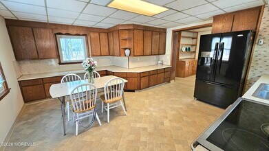 12 Anderson Dr in Howell, NJ - Building Photo - Building Photo