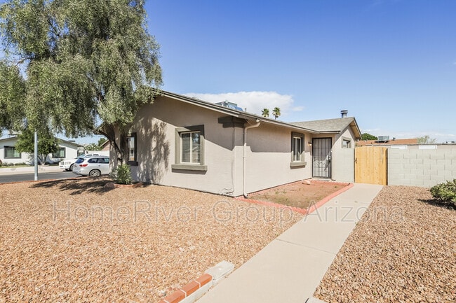 5352 W Banff Ln. in Glendale, AZ - Building Photo - Building Photo