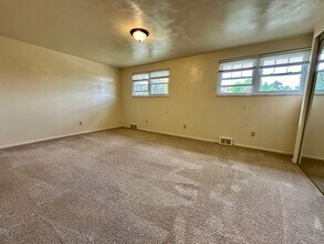 434 Vale Ave in Plum, PA - Building Photo - Building Photo