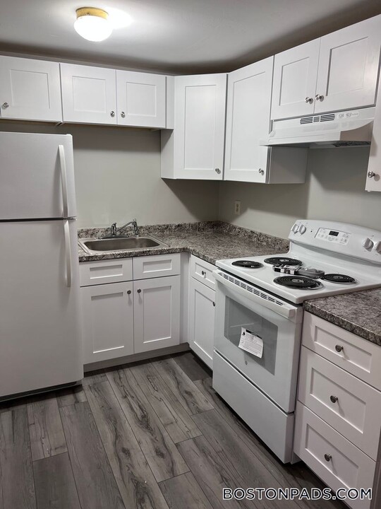 75 Groton School Rd, Unit P7 in Ayer, MA - Building Photo