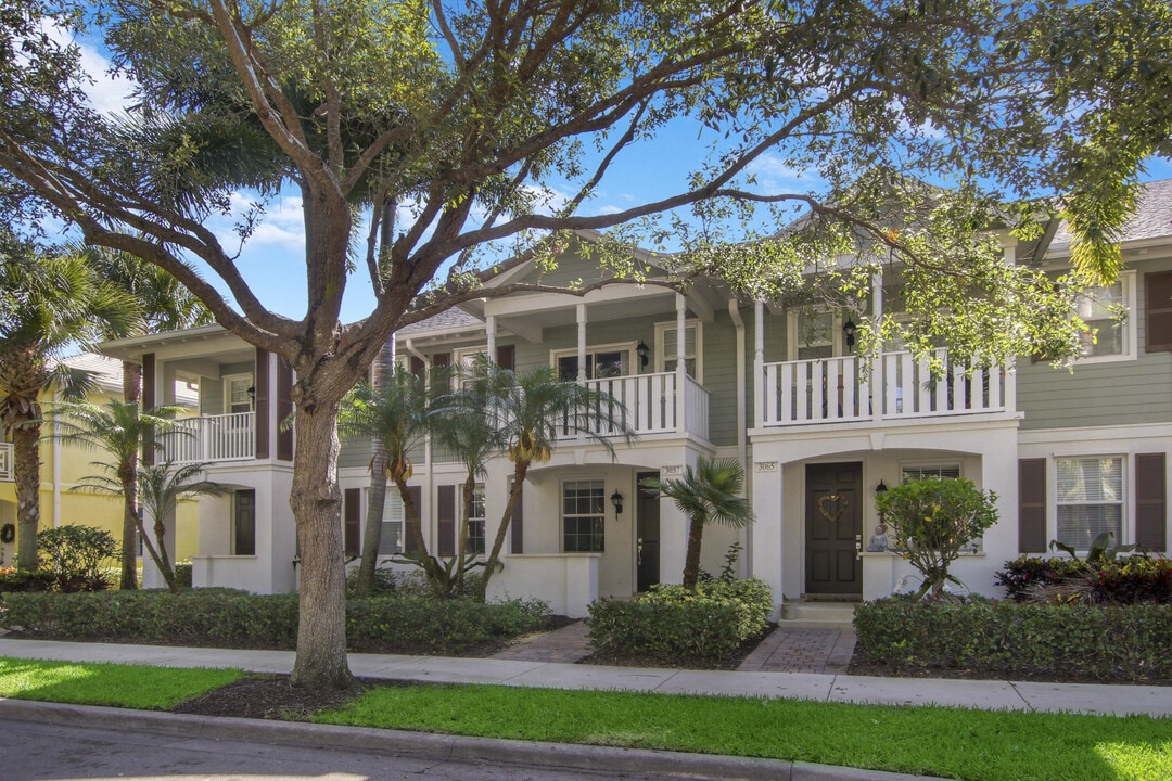 3057 E Community Dr in Jupiter, FL - Building Photo