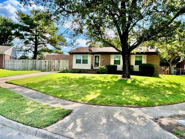 property at 3725 Boyette Ct E
