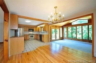 15 Loren Cir in Windsor, CT - Building Photo - Building Photo
