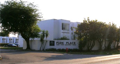 Park Place in West Palm Beach, FL - Building Photo - Building Photo