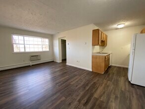3961 Brown Ave in Manchester, NH - Building Photo - Building Photo