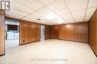 100 Hadeland Ave in Hamilton, ON - Building Photo - Building Photo