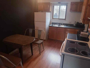 1570 Lee Terrace Dr in Wickliffe, OH - Building Photo - Building Photo