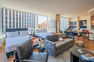 44 W Monroe St in Phoenix, AZ - Building Photo