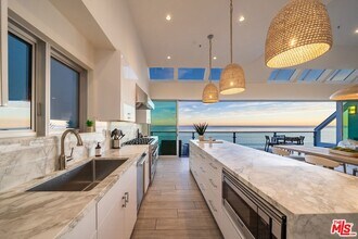 26508 Latigo Shore Dr in Malibu, CA - Foto de edificio - Building Photo