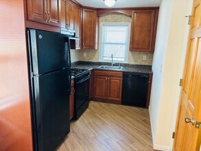 27 1st St in Glen Cove, NY - Building Photo - Building Photo