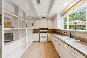1161 High Rd in Montecito, CA - Building Photo - Building Photo