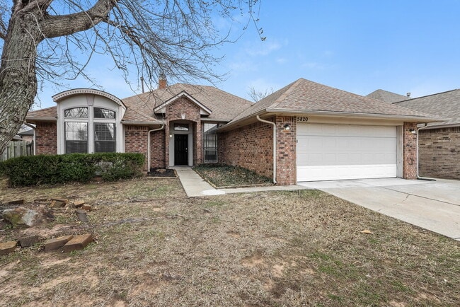 property at 5820 SE 81st St