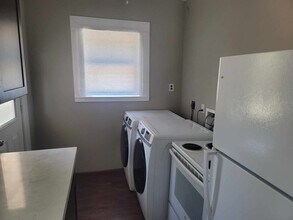 1302 20th St-Unit -Apartment 1 in Huntsville, TX - Building Photo - Building Photo
