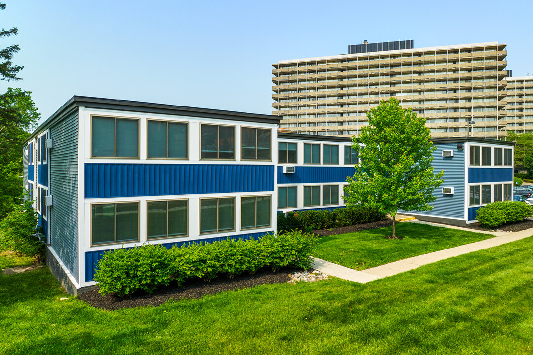 Huron River Flats in Ann Arbor, MI - Building Photo