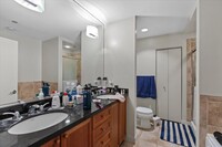 737 W Washington Blvd, Unit 1301 in Chicago, IL - Building Photo - Building Photo