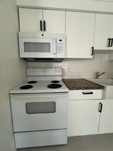 1808 NE 11th Ave in Fort Lauderdale, FL - Building Photo - Building Photo