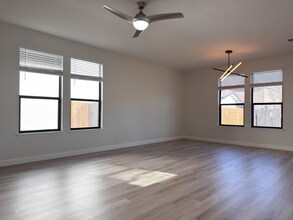 8721 Panadero Dr in Austin, TX - Foto de edificio - Building Photo