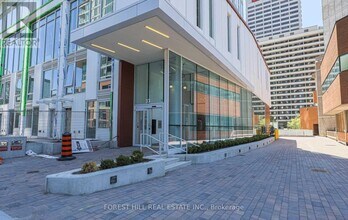 33-2533 Helendale Ave in Toronto, ON - Building Photo - Building Photo