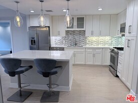 5015 Balboa Blvd in Los Angeles, CA - Building Photo