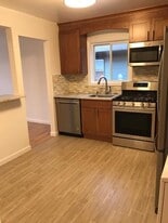 25130 57th Ave, Unit 1st Floor in Little Neck, NY - Building Photo