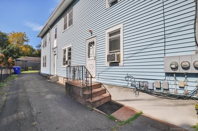29 Hotchkiss St in Middletown, CT - Building Photo - Building Photo