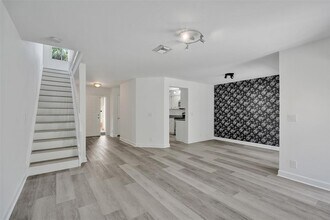 11652 NW 19th Dr in Coral Springs, FL - Foto de edificio - Building Photo