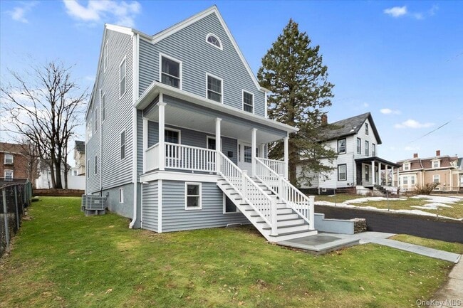 32 Ackerman St in Beacon, NY - Building Photo - Building Photo