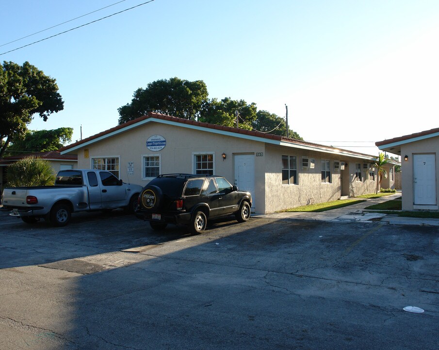 634 NE 4th Ave in Fort Lauderdale, FL - Foto de edificio