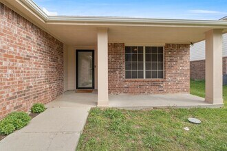 536 Del Mar Dr in Ponder, TX - Building Photo - Building Photo