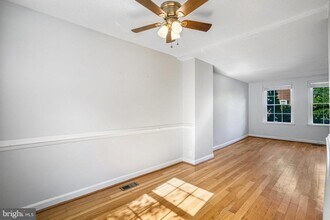 2836 S Abingdon St in Arlington, VA - Building Photo - Building Photo