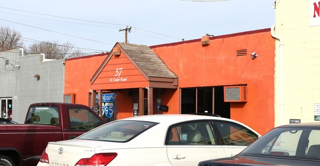 39 N Crater Rd in Petersburg, VA - Foto de edificio - Building Photo