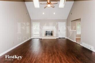 8441 Woolrich Dr in Memphis, TN - Building Photo - Building Photo