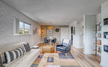 Summit at Red Rocks in Golden, CO - Foto de edificio - Building Photo