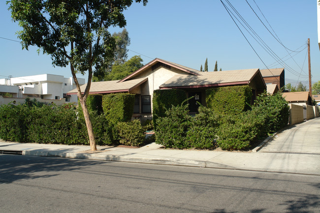 740 Granada St in Glendale, CA - Building Photo - Building Photo