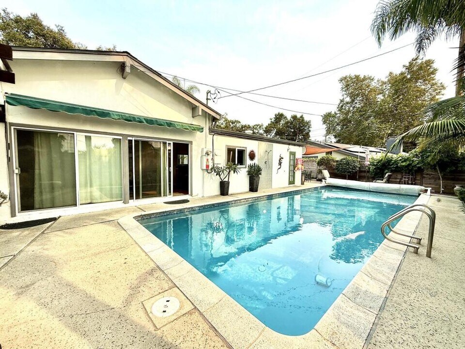 345 N Ontare Rd in Santa Barbara, CA - Building Photo
