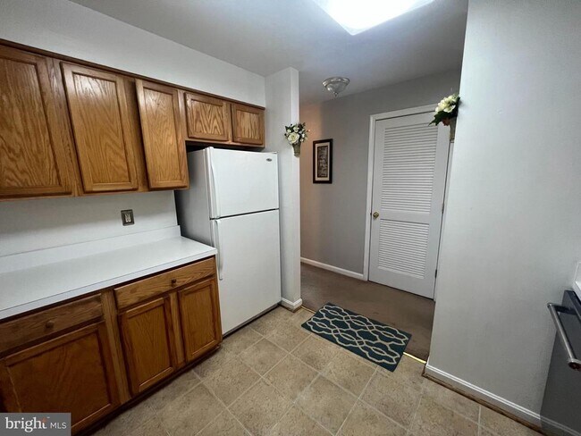 11328 Westbrook Mill Ln, Unit 304 in Fairfax, VA - Building Photo - Building Photo