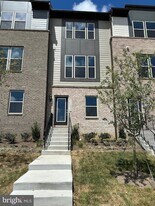 11296 ARISTOTLE St, Unit 612 in Manassas, VA - Building Photo