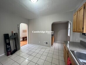 15 Hudson St, Unit 2 in Somerville, MA - Building Photo - Building Photo