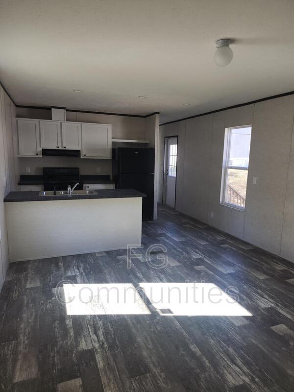 711 Leasburg Rd in Roxboro, NC - Building Photo - Building Photo