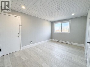 281 Lorne Ave in Kitchener, ON - Building Photo - Building Photo